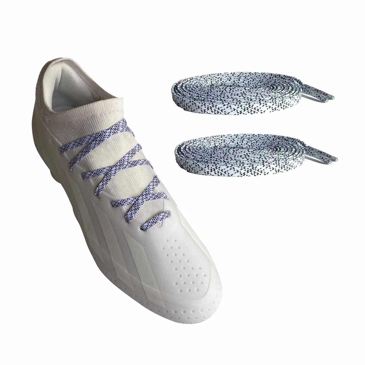 schnuersenkel-schwarz-weiss-fussballschuhe