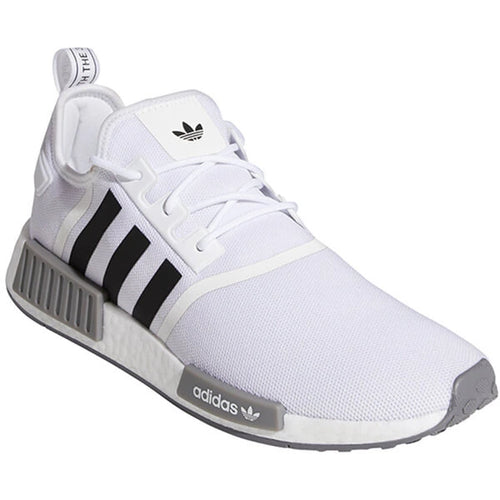 Adidas NMD mit schmalen flachen Schnürsenkeln