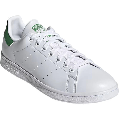 Adidas Stan Smith mit flachen Schnürsenkeln