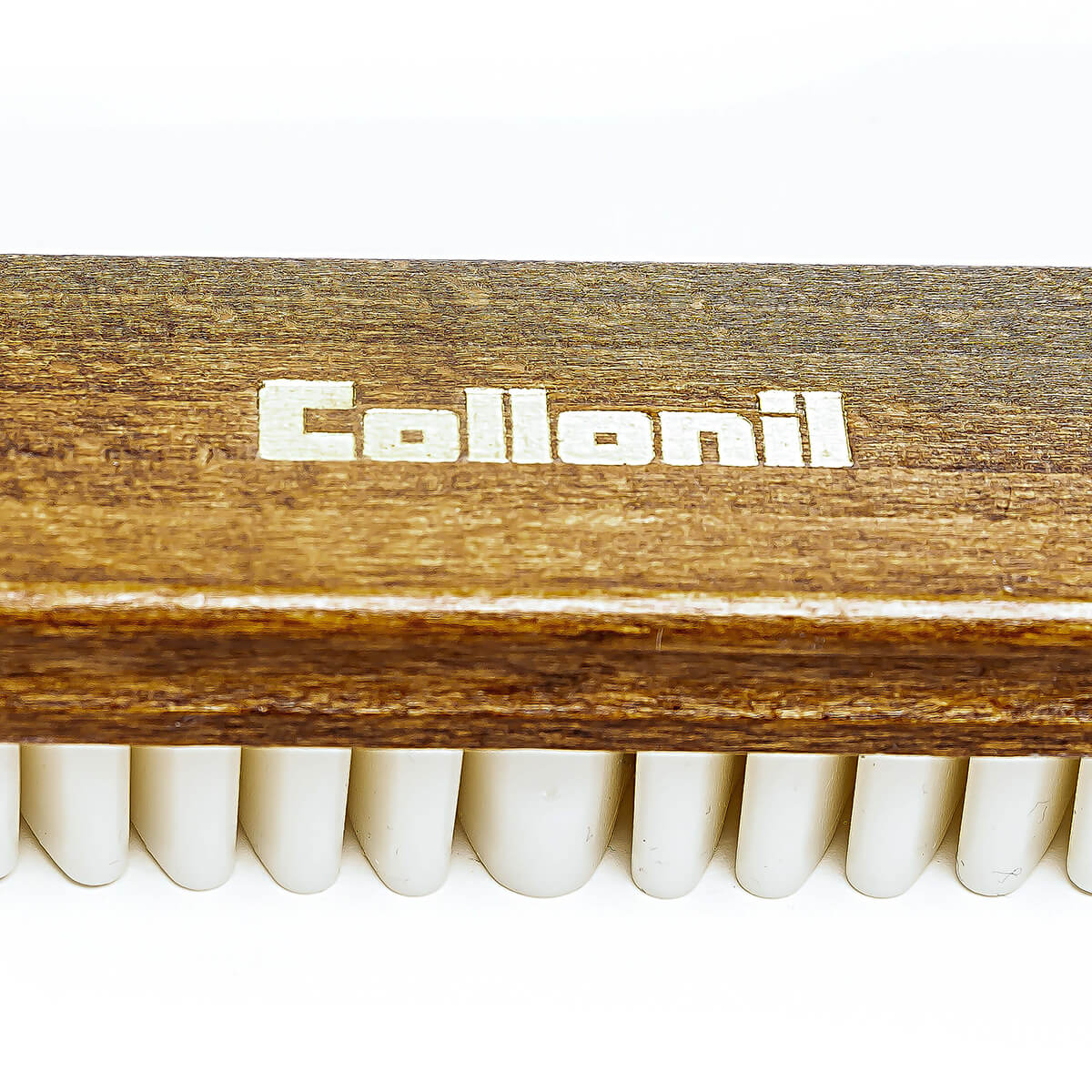 Collonil Velour Boy Raulederbürste Detail Logo