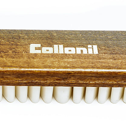 Collonil Velour Boy Raulederbürste Detail Logo