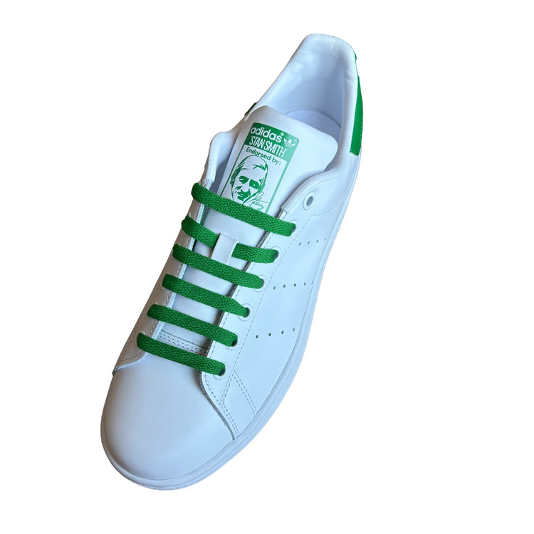 Adidas-Sneaker mit Parallelschnürung als kreative Schnürtechnik